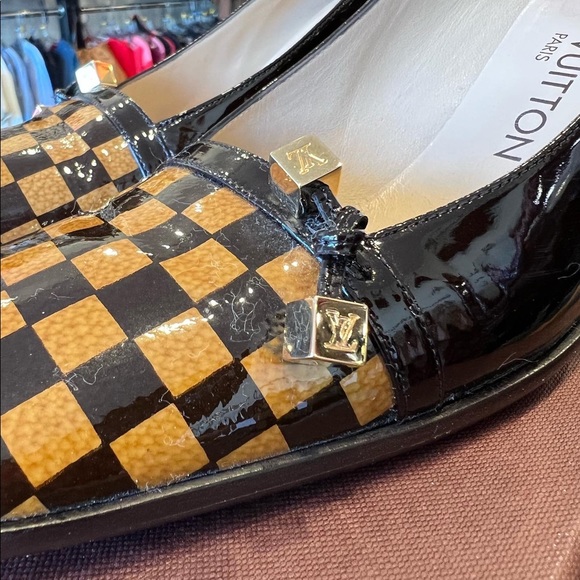 Louis Vuitton Damier patent pump - Picture 1 of 4
